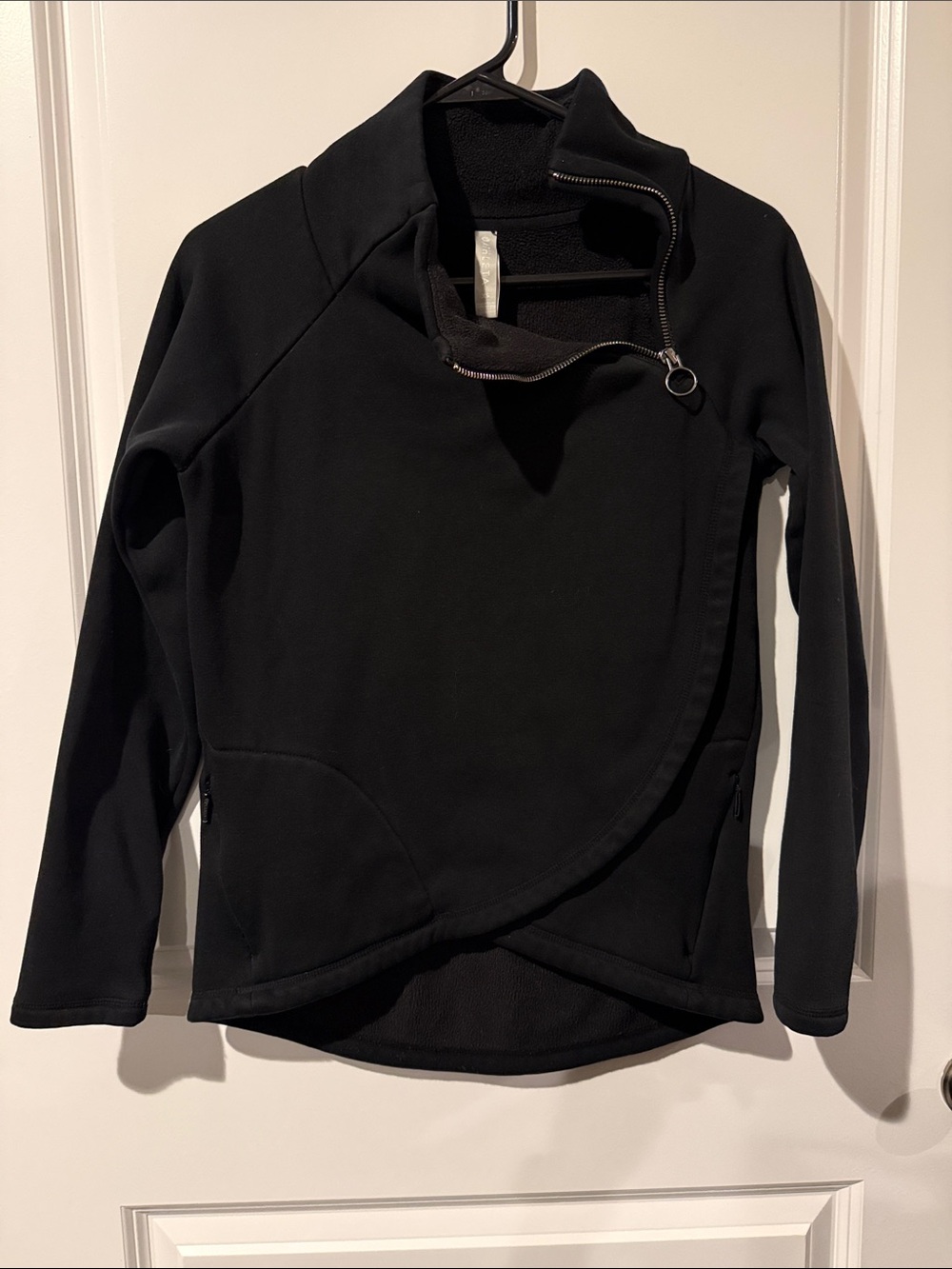 Athleta Women’s Black Asymmetrical Zip-Detail Pullover Jacket